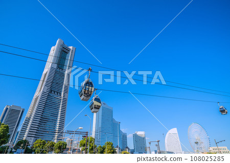 日本橫濱城市景觀,俯瞰櫻木町車站前的橫濱地標塔、橫濱空中巴士艙等。 日本橫濱城市景觀,俯瞰櫻木町車站前的橫濱地標塔、橫濱空中巴士艙等。 108025285