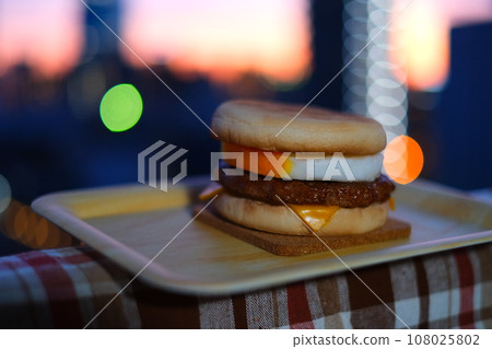 Sausage egg muffin Sausage egg muffin 108025802