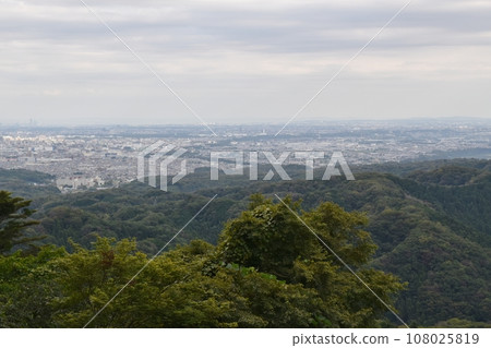 從東京高尾山眺望的景色 108025819