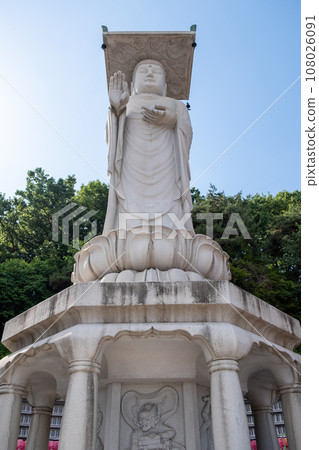 Bongeunsa Buddhist Temple in Gangnam in Seoul South Korea Bongeunsa Buddhist Temple in Gangnam in Seoul South Korea 108026091