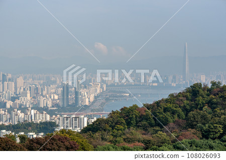 Smog pollution and Cityscape of Seoul capital of South Korea 108026093