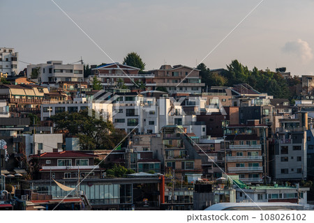 Smog pollution and Cityscape of Seoul capital of South Korea 108026102