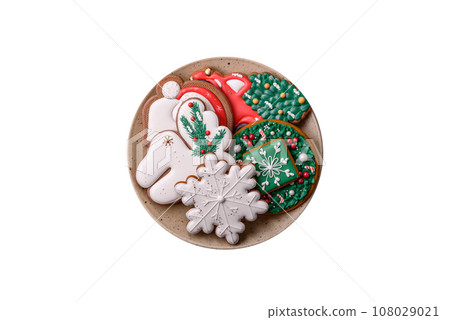 Fresh delicious baked christmas or new year gingerbread cookies 108029021