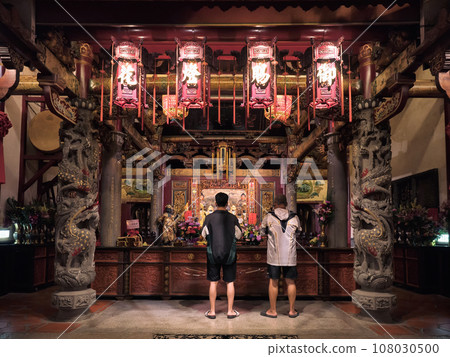 宮廟內的祭拜場景, 配天宮, 朴子 108030500