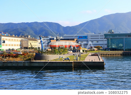 [Hiroshima Prefecture] Autumn Sky Submarine Akishio (Tetsu Whale) 108032275