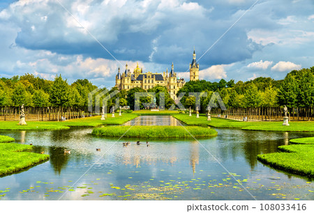 Schwerin Castle and Kreuzkanal in Germany 108033416