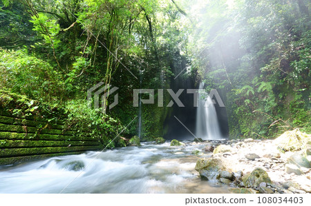 Beautiful view of Nagano Falls Beautiful view of Nagano Falls 108034403