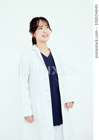 Portrait of healthcare professional Portrait of healthcare professional 108034649