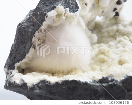 Oakenite with host rock (Okenite) 108036156