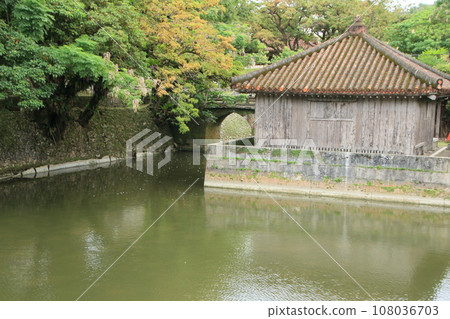 Shuri Castle, Engakuji Temple, winter scenery 108036703