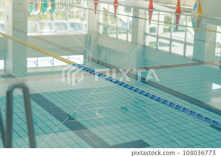 Swimming pool 108036773