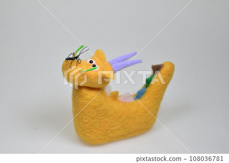 yellow dragon and black ant yellow dragon and black ant 108036781