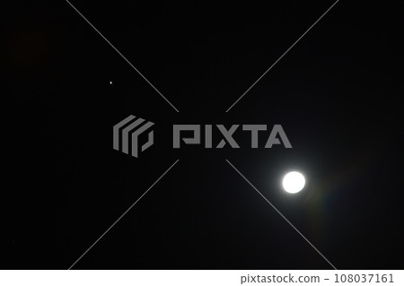 北斗市白州町，10 月，月齡 16.1 木星與十六夜依偎 108037161
