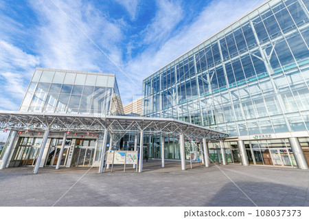 青森縣青森市JR新青森站東口藍天 青森縣青森市JR新青森站東口藍天 108037373