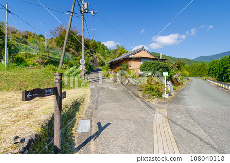 Kumano Kodo Hosshinmon Oji Entrance (Hongiya Town, Tanabe City, Wakayama Prefecture) Kumano Kodo Hosshinmon Oji Entrance (Hongiya Town, Tanabe City, Wakayama Prefecture) 108040118