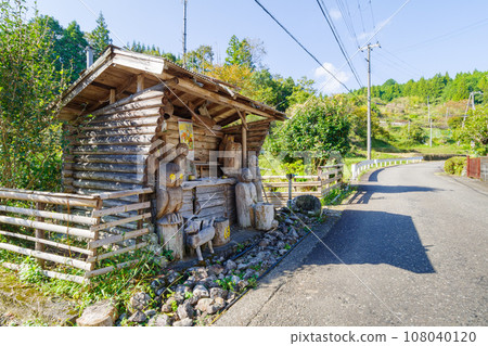 熊野古道，初心門王子與水野王子之間的步行道（和歌山縣田邊市本宮町） 108040120