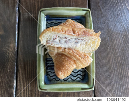 蘭姆酒葡萄乾可頌 108041492