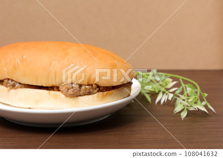 bread, teriyaki, bread, food, minced meat cutlet bread, breakfast, snack, fried food, western food, bread, teriyaki, bread, food, minced meat cutlet bread, breakfast, snack, fried food, western food, 108041632