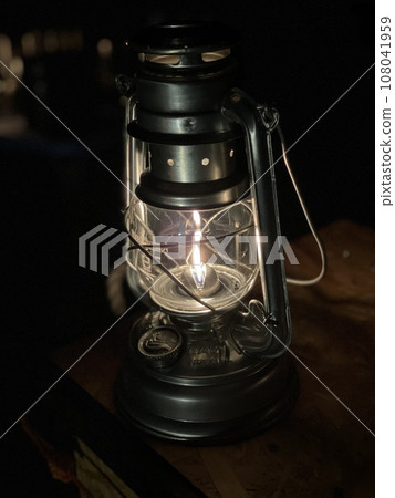 retro lantern 108041959