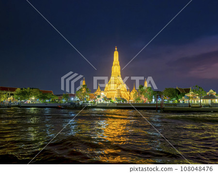 泰國曼谷 — 傍晚從對岸看到的鄭王廟 / 鄭王廟,曼谷 泰國曼谷 — 傍晚從對岸看到的鄭王廟 / 鄭王廟,曼谷 108048476