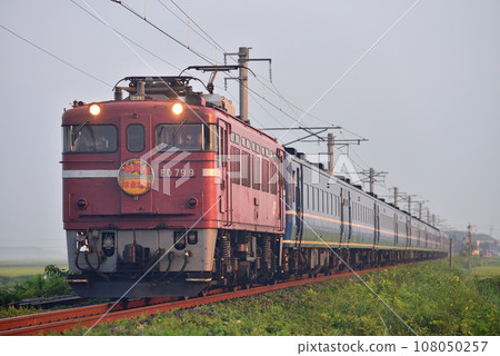 ED799 sleeper express Hamanasu running on the Tsugaru Line ED799 sleeper express Hamanasu running on the Tsugaru Line 108050257