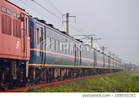 Hamanasu sleeper express running on the Tsugaru Line Hamanasu sleeper express running on the Tsugaru Line 108050261