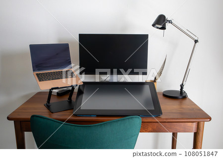 cartoonist's desk 108051847