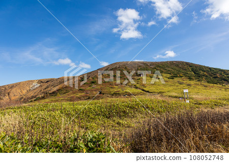 Autumn Shiga Kusatsu Plateau Route: West face of Mt. Kusatsu Shirane Autumn Shiga Kusatsu Plateau Route: West face of Mt. Kusatsu Shirane 108052748