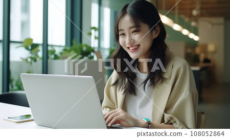 在咖啡館工作的女商人 在咖啡館工作的女商人 108052864