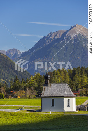 Antoniuskapelle near Bach and Dorf, Reutte district, Tyrol, Austria 108053339