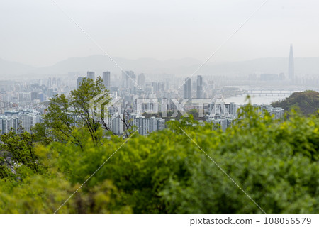 Smog pollution and Cityscape of Seoul capital of South Korea Smog pollution and Cityscape of Seoul capital of South Korea 108056579