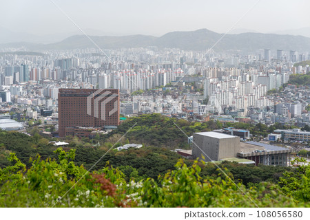 Smog pollution and Cityscape of Seoul capital of South Korea 108056580