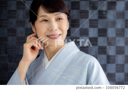 Kimono women 108056772
