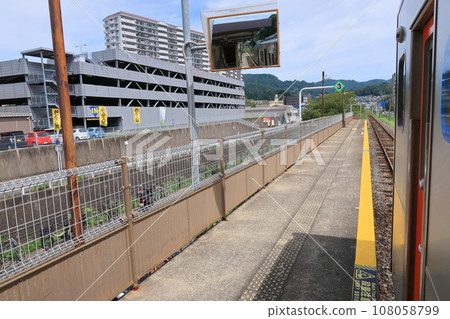JR九州長崎本線,從諫早站到長崎站的舊火車車窗看到的景色(2022年9月) JR九州長崎本線,從諫早站到長崎站的舊火車車窗看到的景色(2022年9月) 108058799