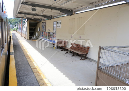 JR九州長崎本線,從諫早站到長崎站的舊火車車窗看到的景色(2022年9月) JR九州長崎本線,從諫早站到長崎站的舊火車車窗看到的景色(2022年9月) 108058800