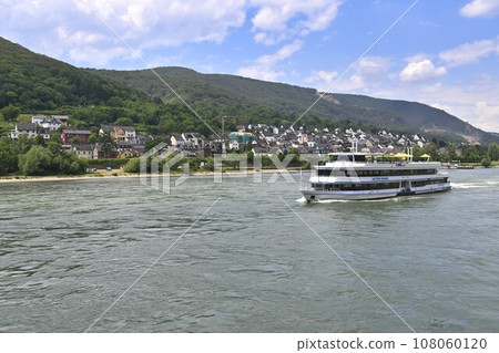 Rhine River Cruise Sohneck Castle/Germany Rhine River Cruise Sohneck Castle/Germany 108060120
