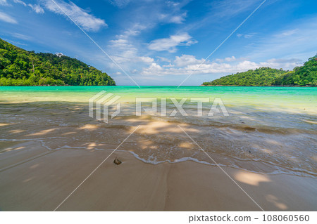 Mai Ngam beach in beautiful sunny day, Surin island national park, Pang Nga, Thailand, 108060560