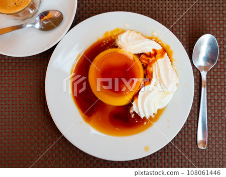 Flan con nata - typical catalan dessert of Catalonia Flan con nata - typical catalan dessert of Catalonia 108061446