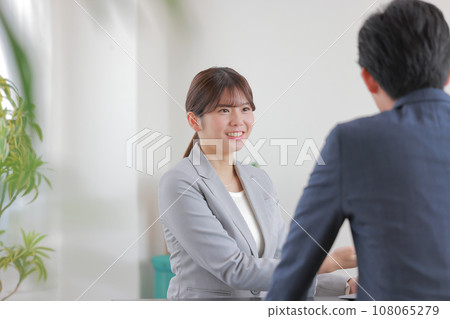 年輕顧問女1 年輕顧問女1 108065279