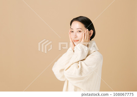 中年女性秋冬美照 中年女性秋冬美照 108067775