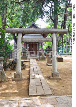 Sengen Shrine in the precincts of Shinagawa Shrine (Kita-Shinagawa, Shinagawa-ku, Tokyo) 108068902