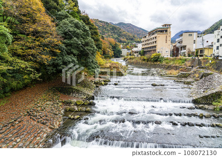 [Kanagawa Prefecture] Hayakawa in Hakone with beautiful autumn leaves 108072130