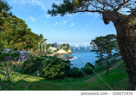 Gouramisaki Park under the blue sky Gouramisaki Park under the blue sky 108072450