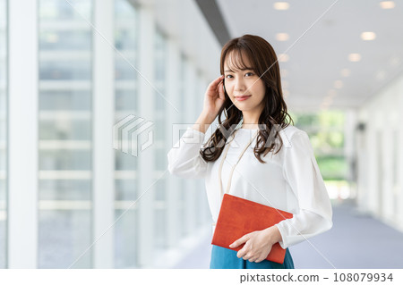 辦公室業務女人 108079934