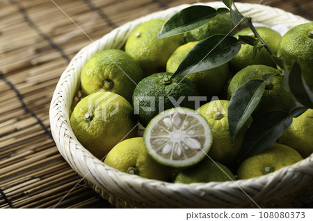 藍色柚子 柚子 仍保有藍色的柚子 藍色柚子 柚子 仍保有藍色的柚子 108080373