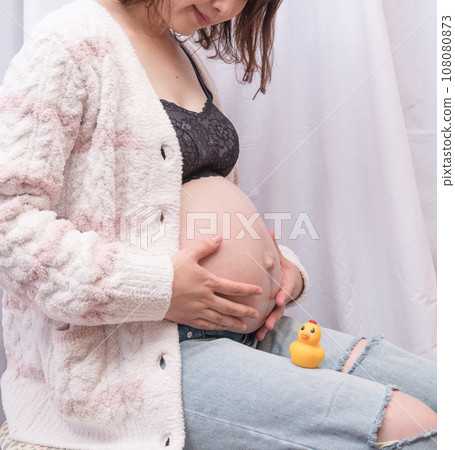 [Maternity image duck] 108080873