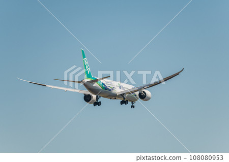 [全日空飛機 Green Jet 準備從城南島海濱公園上空降落，後視圖] 108080953