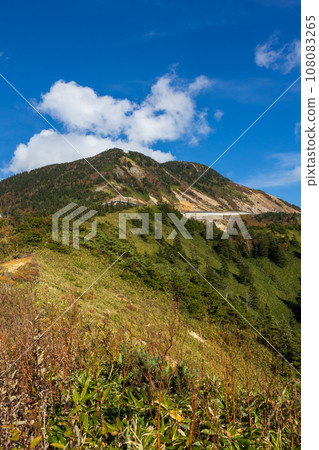 秋季的志賀草津高原路線 清澈的橫手山 秋季的志賀草津高原路線 清澈的橫手山 108083265