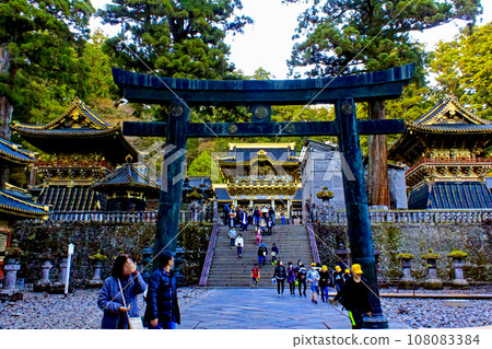 [Tochigi] Autumn Nikko Toshogu Shrine Nakatorii (second torii) and Yomeimon gate 108083384