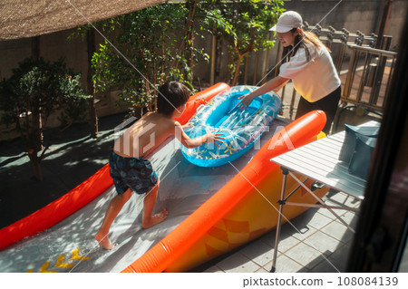 pool, pools, child 108084139